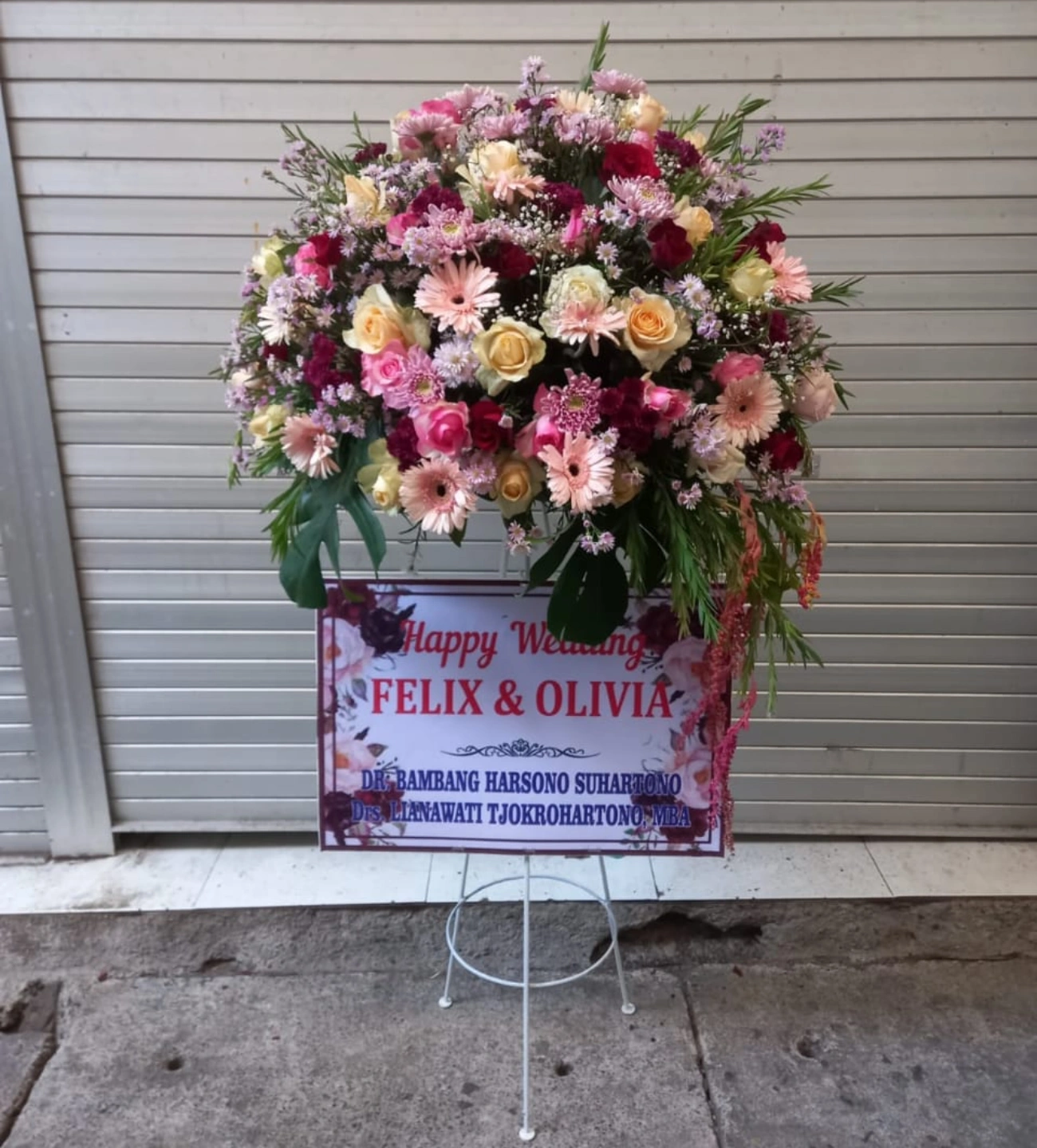 Standing Flowers, Karangan bunga Semarang by Sultan Florist