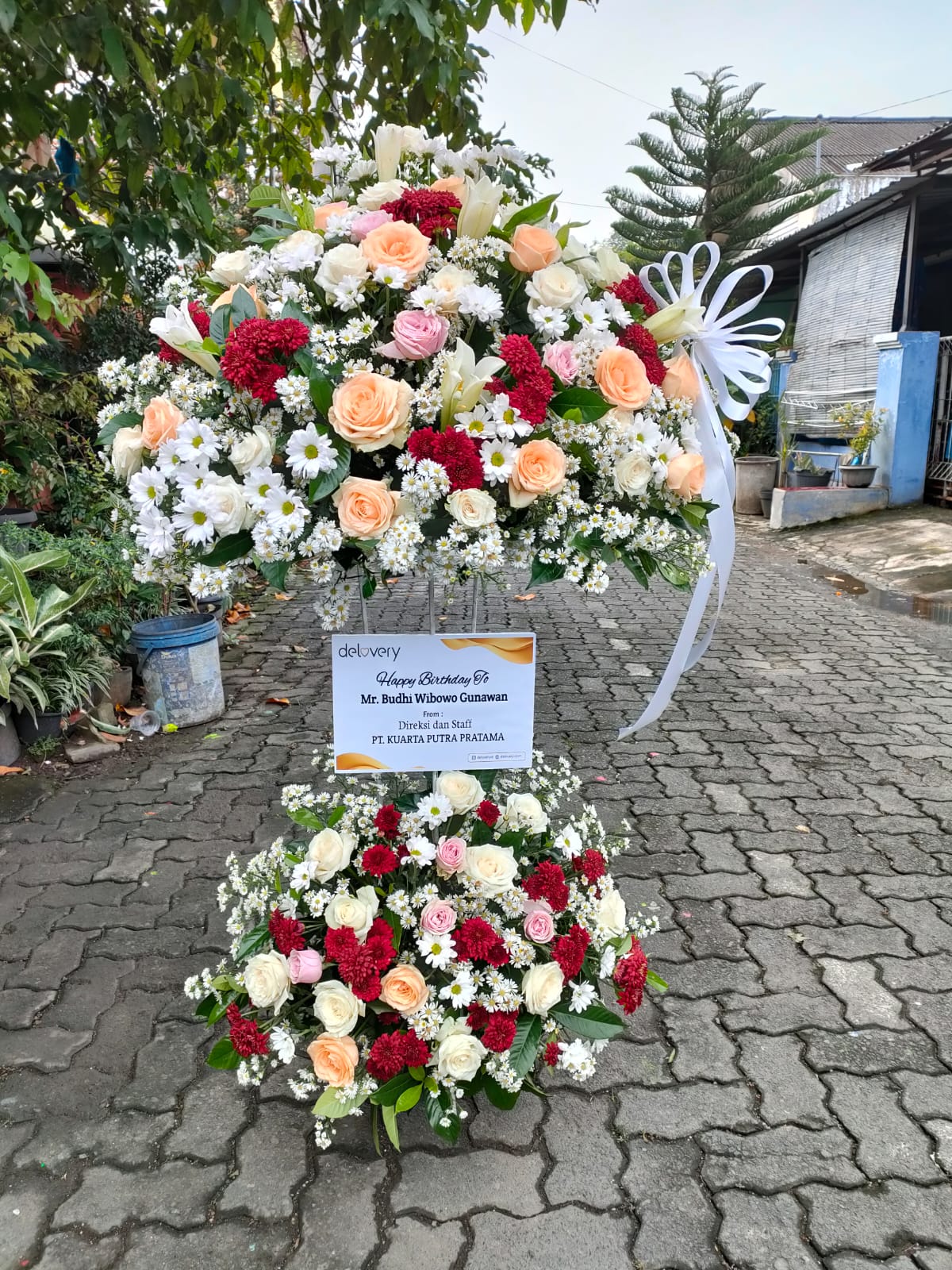 Standing Flowers, Karangan bunga Semarang by Sultan Florist