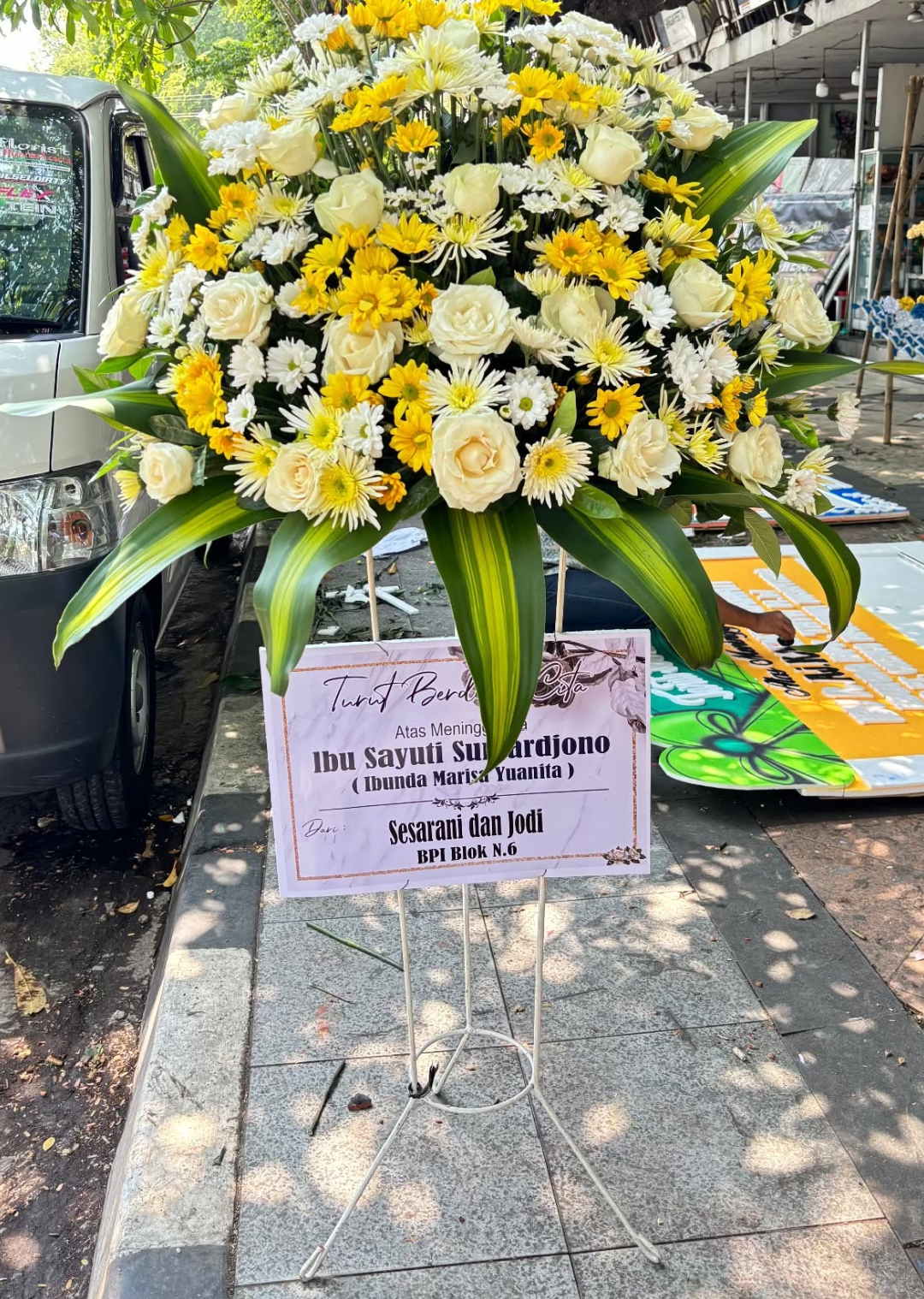 Standing Flowers, Karangan bunga Semarang by Sultan Florist