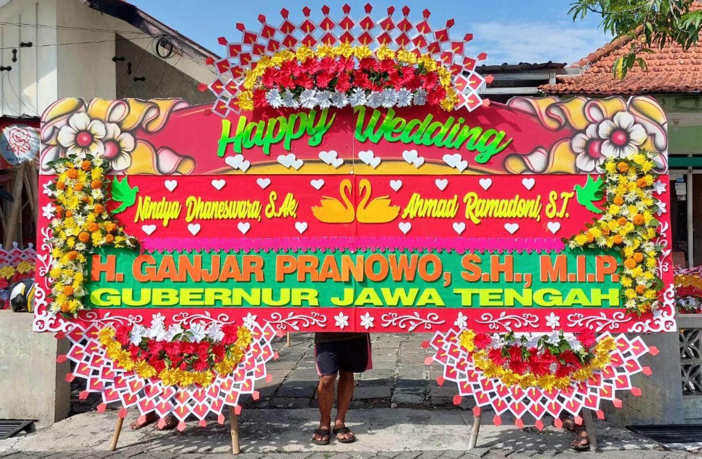 Jual Karangan Bunga Wedding Semarang – Desain Cantik, Mewah & Harga Termurah